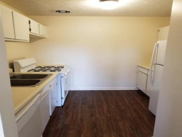 1408 Bayou Ct - Photo 3 of 6