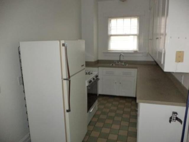 132 N Barry St - Photo 2 of 6