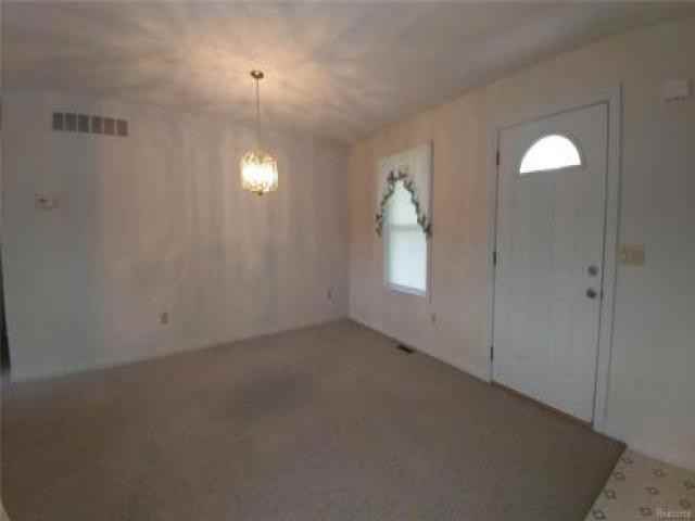 5140 5 Lakes Rd - Photo 3 of 6