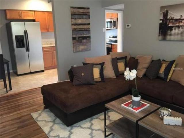 901 S Solandra Dr - Photo 2 of 6