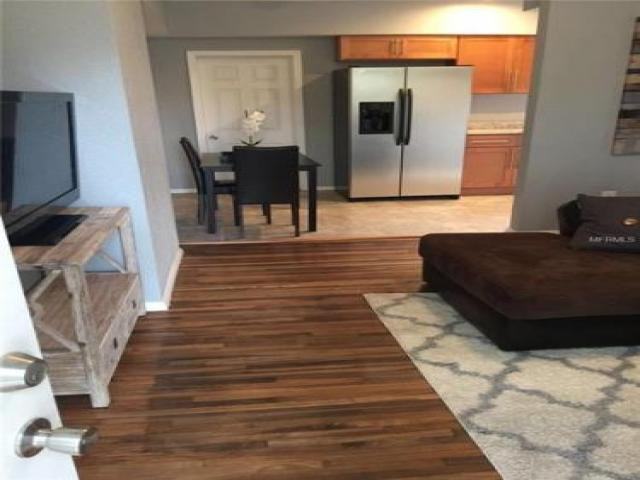 901 S Solandra Dr - Photo 3 of 6