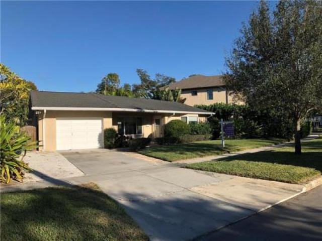 65 Bahama Cir - Photo 3 of 6