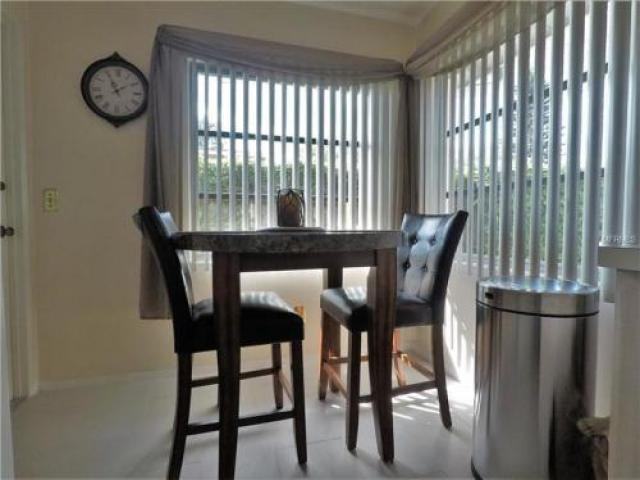 1718 Manchester Dr - Photo 2 of 6