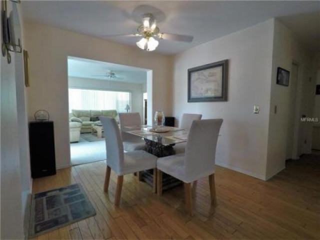 1718 Manchester Dr - Photo 3 of 6