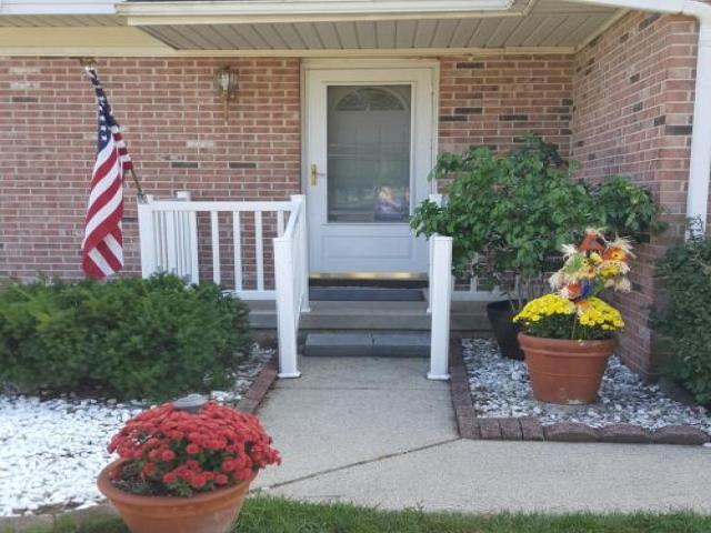 330 Sandridge Dr - Photo 2 of 6