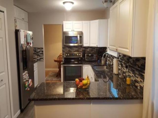 330 Sandridge Dr - Photo 3 of 6