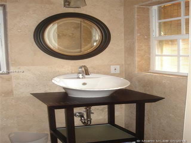 203 NE 86th St - Photo 3 of 6