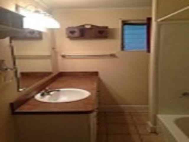 130 SE 276 St - Photo 3 of 6