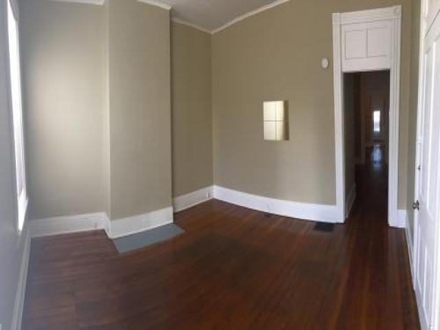 207 Division St - Photo 2 of 6