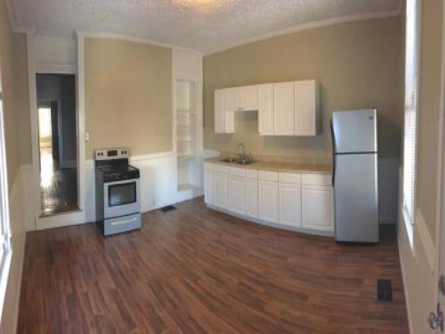 207 Division St - Photo 3 of 6