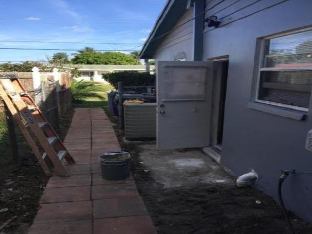 3574 NW 22nd St - Photo 3 of 6