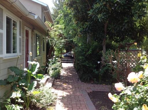 601 Matadero Ave - Photo 2 of 12