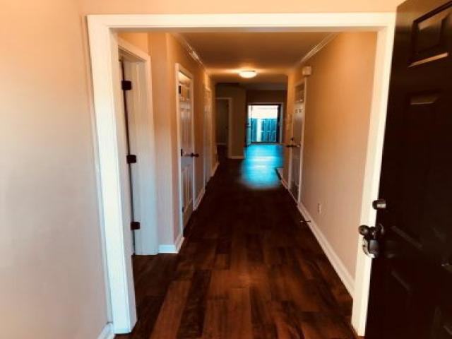142 Grove Landing Ct - Photo 2 of 6