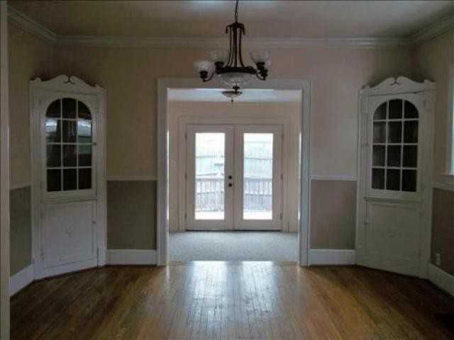 406 Cass St - Photo 3 of 5