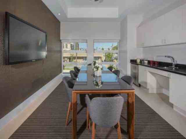 2 Miracle Mile - Photo 2 of 6