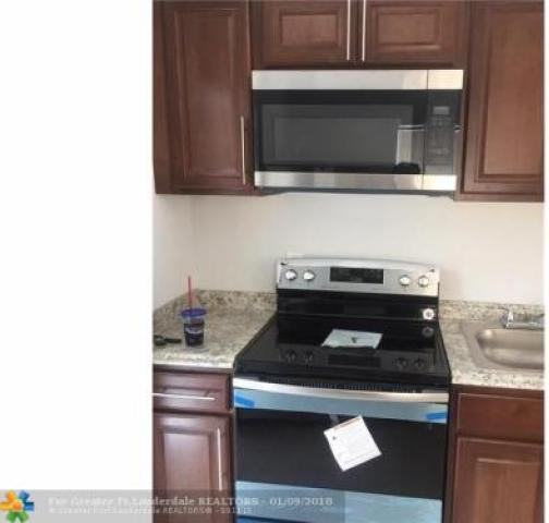 1416 W 31st St - Photo 2 of 6