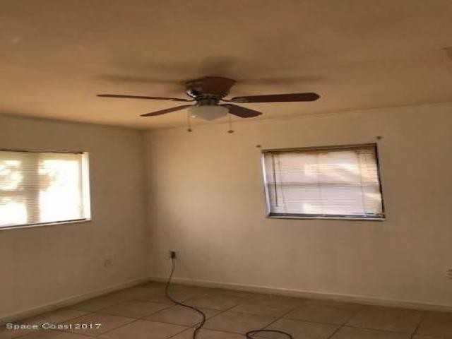 208 Crown Blvd - Photo 3 of 6