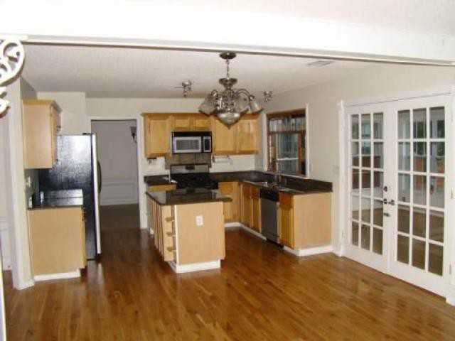 3601 Glenbarrett Ln NE - Photo 2 of 6