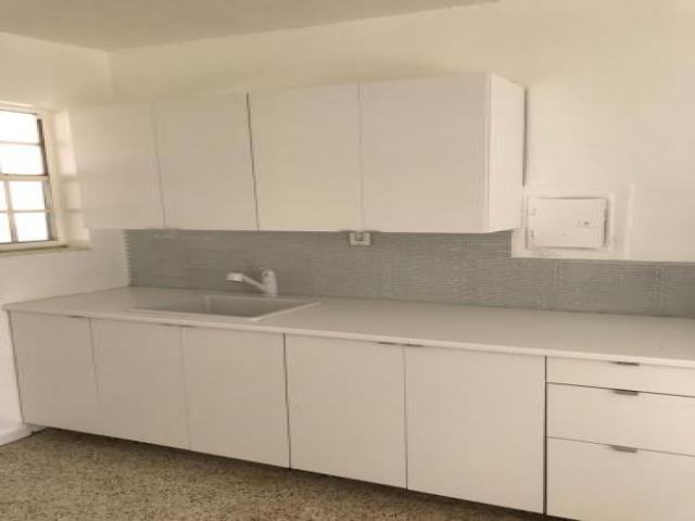 451 SW 9th St - Photo 3 of 6