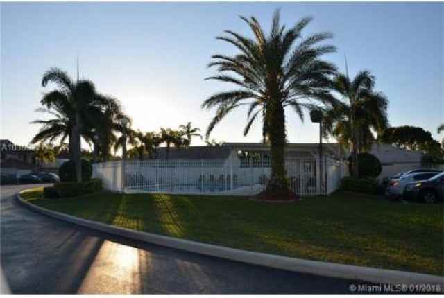 15061 Durham Ln - Photo 2 of 6