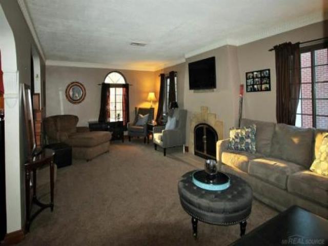 837 Fisher Rd - Photo 3 of 6