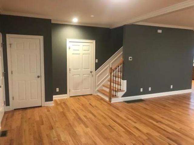 126 Greystone Ct - Photo 2 of 6