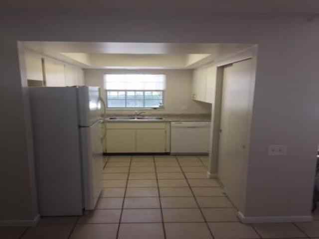 16301 Gulf Blvd - Photo 3 of 6