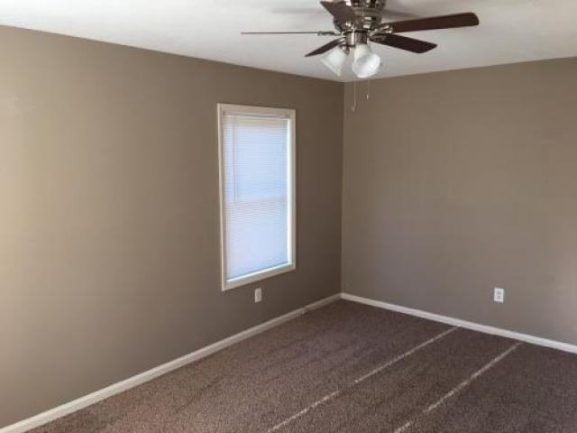 3917 Dunbar Ave - Photo 3 of 6