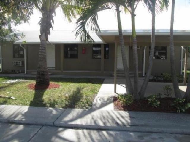 498 W Drew St - Photo 3 of 6