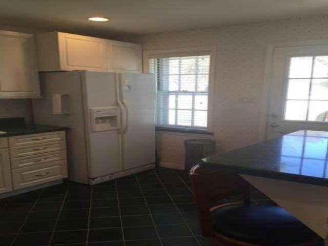 36 Midpark Ln - Photo 3 of 6