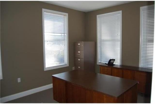 827 W 22nd Ave - Photo 2 of 6