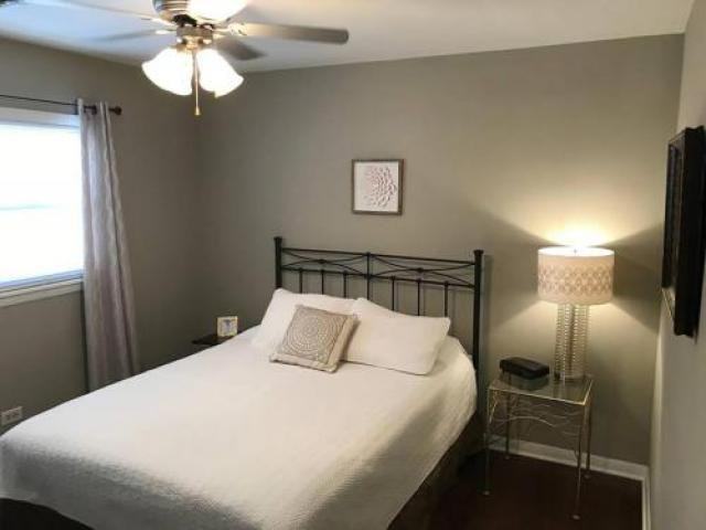 5545 Oakdale Dr - Photo 3 of 6