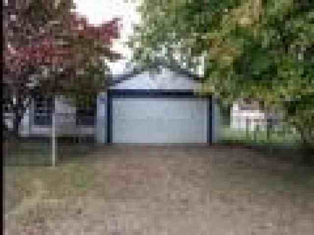 2315 Michael Ave - Photo 2 of 6