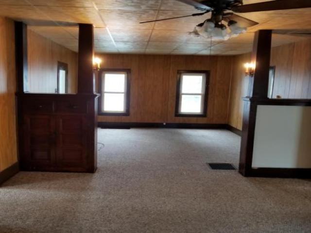 410 E Railroad St - Photo 3 of 5