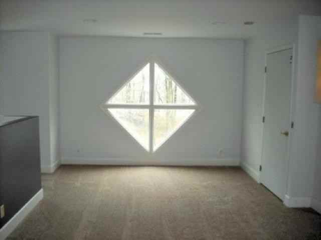 1299 Hunter Blvd - Photo 3 of 6