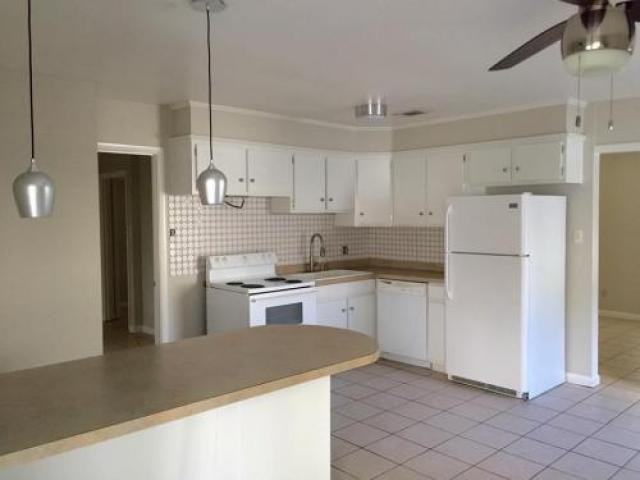 510 Halstead Rd - Photo 2 of 6