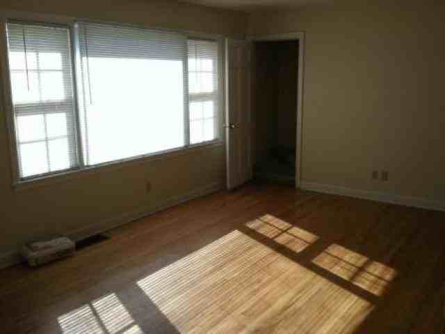 1623 MacArthur Dr - Photo 3 of 6