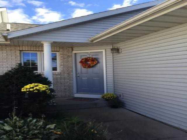 2220 Holiday Rd - Photo 2 of 6