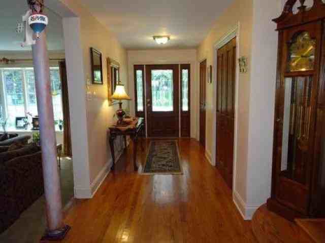 12701 S 82nd Ct - Photo 3 of 6