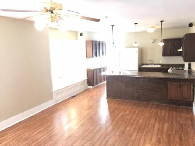 1301 Main St - Photo 2 of 4