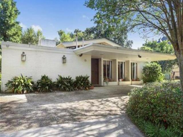 15 Swallow St - Photo 2 of 6