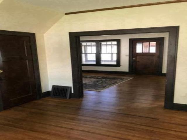 609 7th Ave SW - Photo 2 of 6