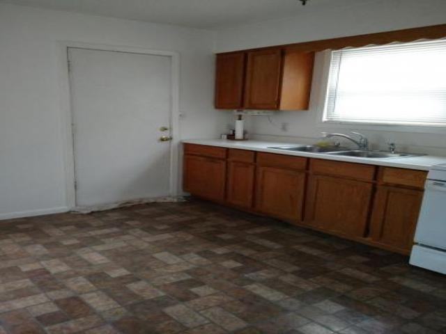 402 Bellevue Dr - Photo 2 of 6