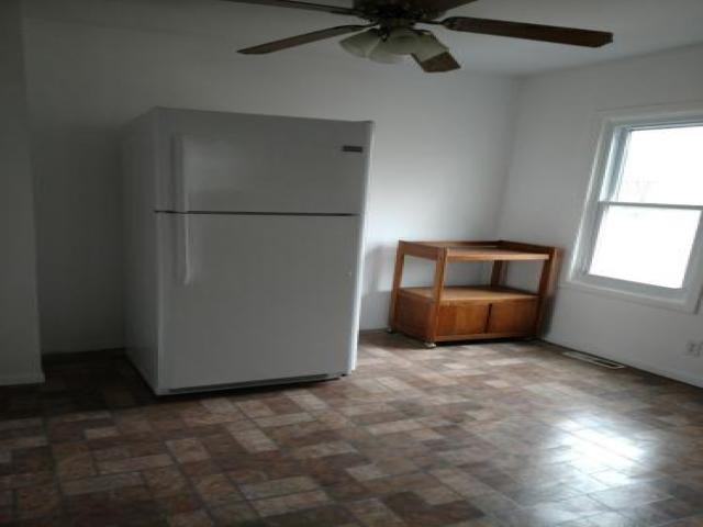 402 Bellevue Dr - Photo 3 of 6