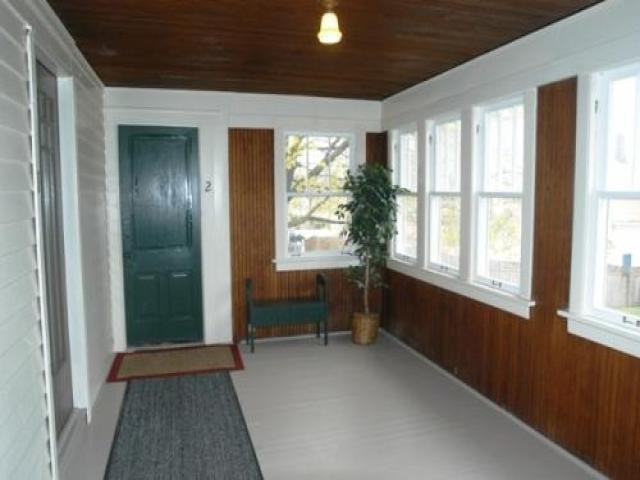 220 Dexter Ave - Photo 2 of 6