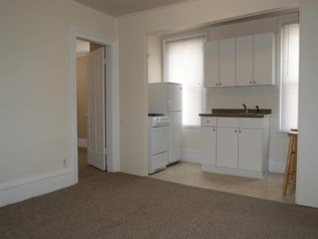 220 Dexter Ave - Photo 3 of 6