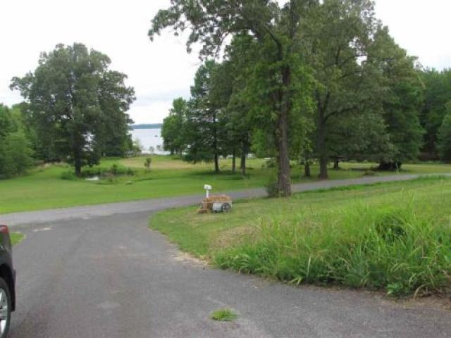 230 Wildwood Cir - Photo 3 of 6