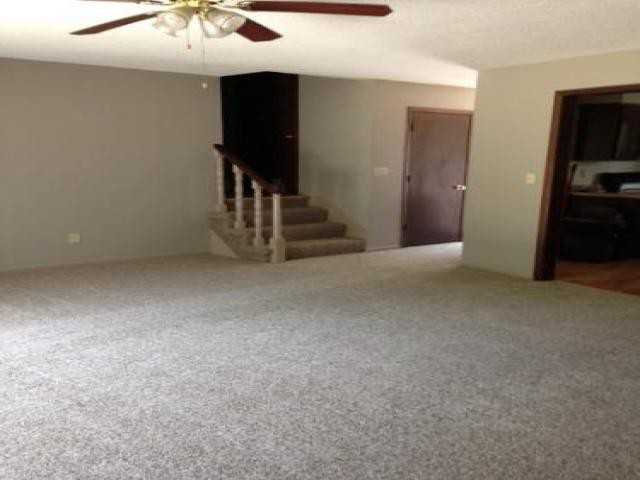 550 Breezy Point Dr - Photo 3 of 6