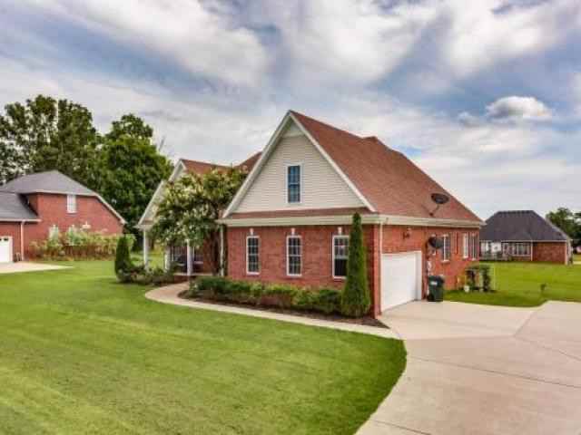 639 Dixie Ln - Photo 3 of 6