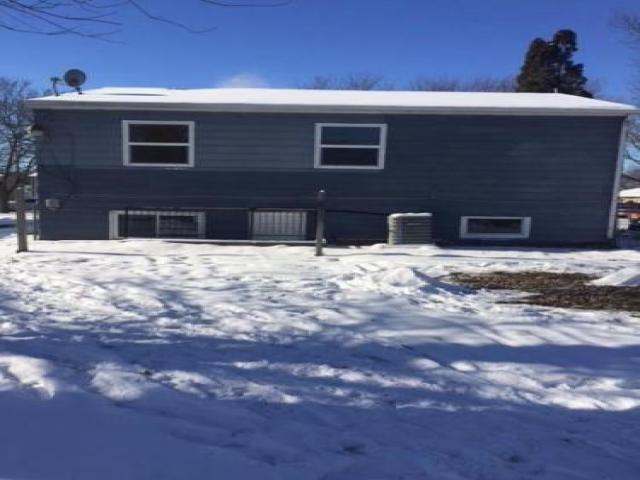 711 Lincoln Ave - Photo 2 of 6